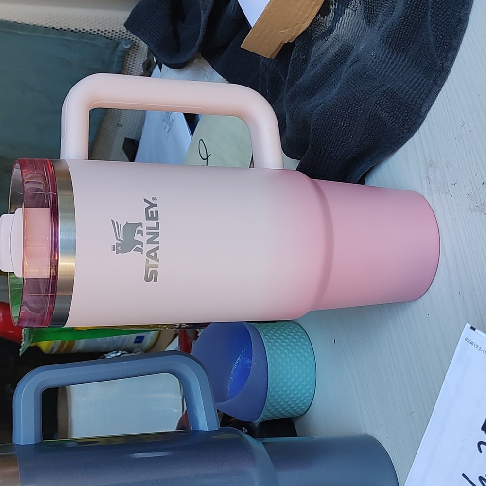 SOLD  Stanley 30 oz  DO NOT PURCHASE SAVED FOR DIFF CUSTOMER THIS HAS BEEN SOLD